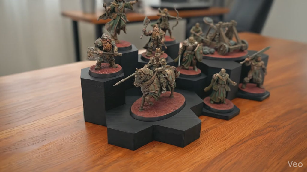 Warsplay Hero modular display stand for 80mm wargaming miniatures.