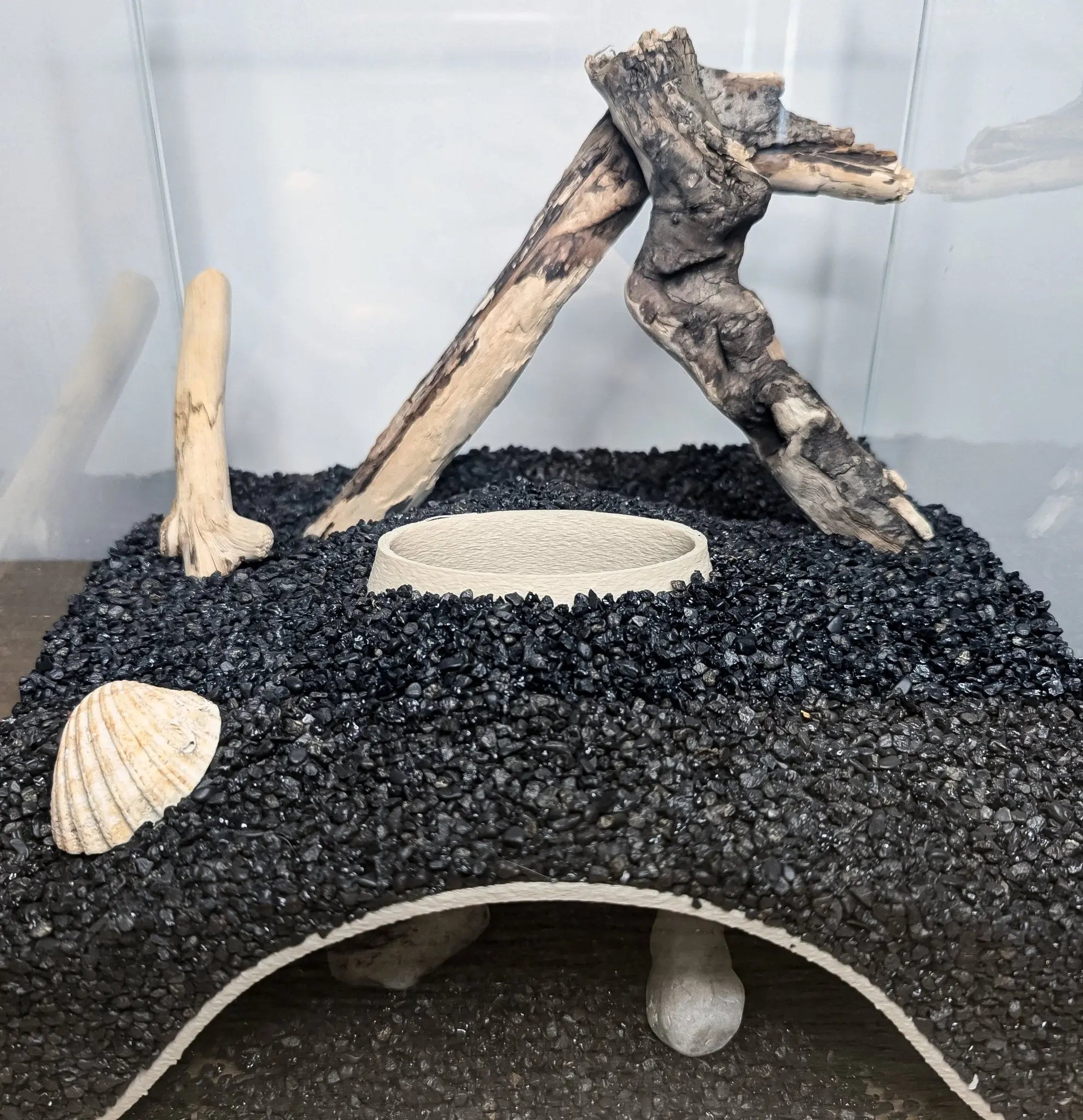 Underground Aquarium or Reptile Cave and Tunnel in 2 sizes - Centre of tank - Blubber Cove